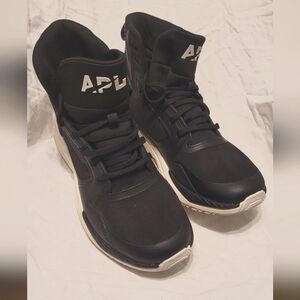 Men's Size 9 APL Techloom Defender Shoes